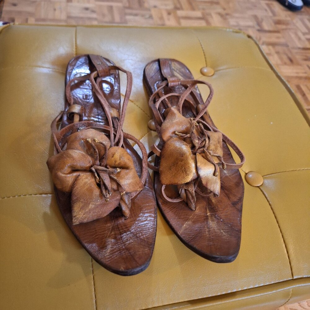 ALL LEATHER STRAP UP SANDALS.NEW.